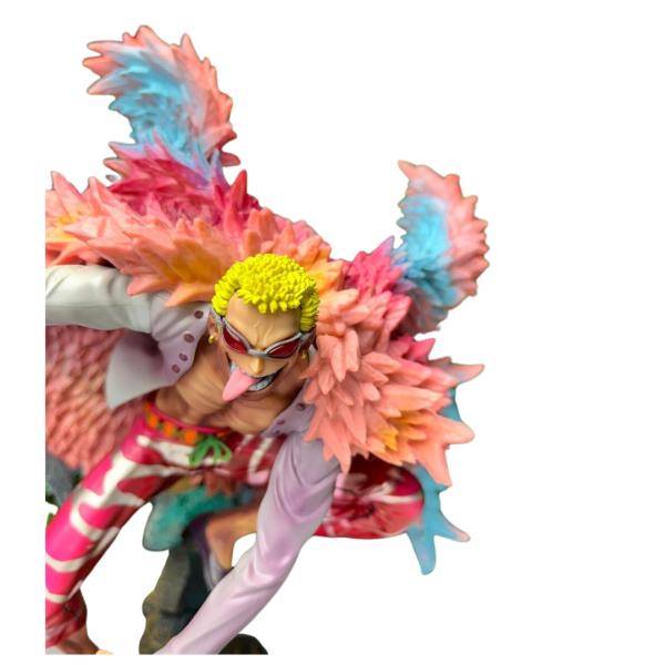 Figura de Colección de Doflamingo – One Piece